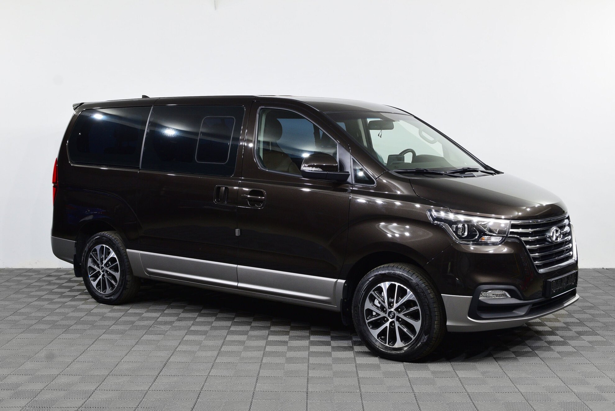 Hyundai Grand Starex 2020