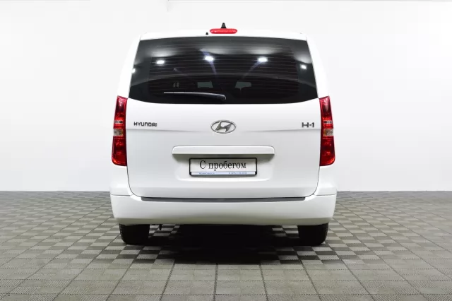 Hyundai Grand Starex 2020