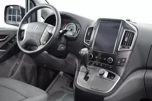 Hyundai Grand Starex 2020