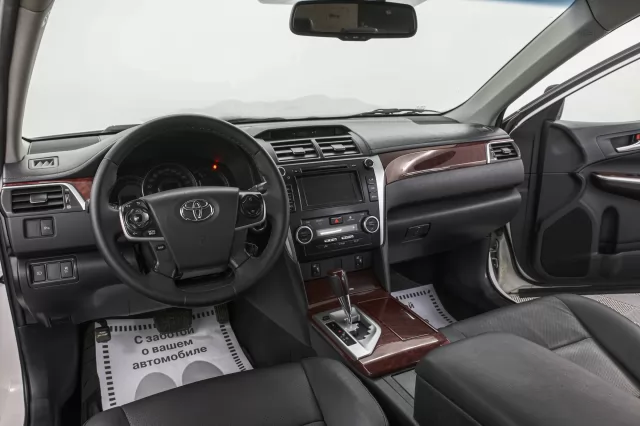 Toyota Camry 2017