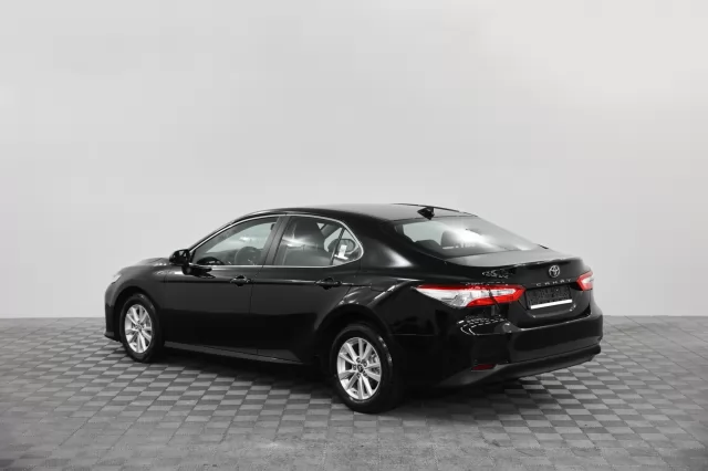 Toyota Camry 2021