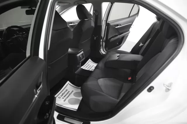 Toyota Camry 2021