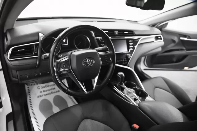 Toyota Camry 2021