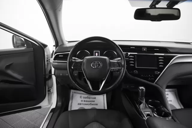 Toyota Camry 2021