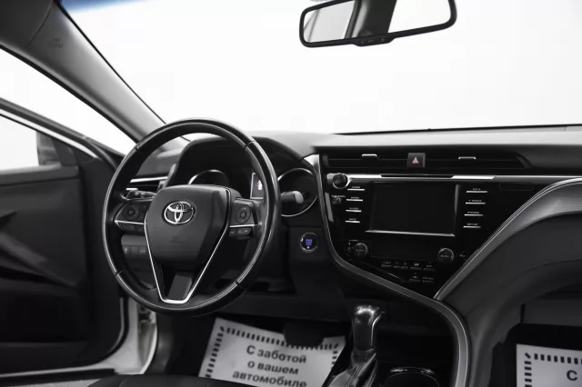 Toyota Camry 2021