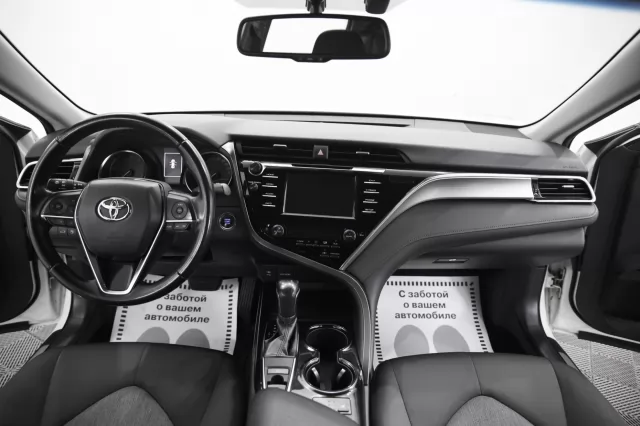 Toyota Camry 2021