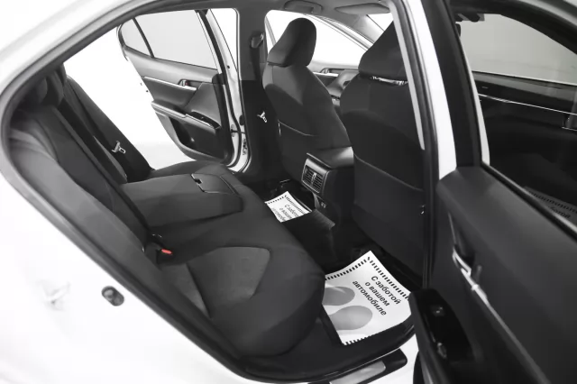 Toyota Camry 2021