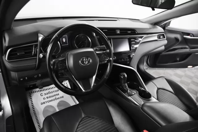 Toyota Camry 2021