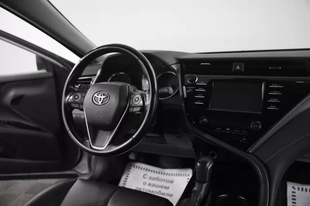 Toyota Camry 2021
