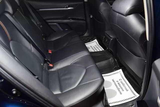 Toyota Camry 2021