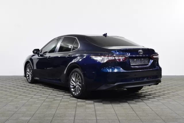 Toyota Camry 2021