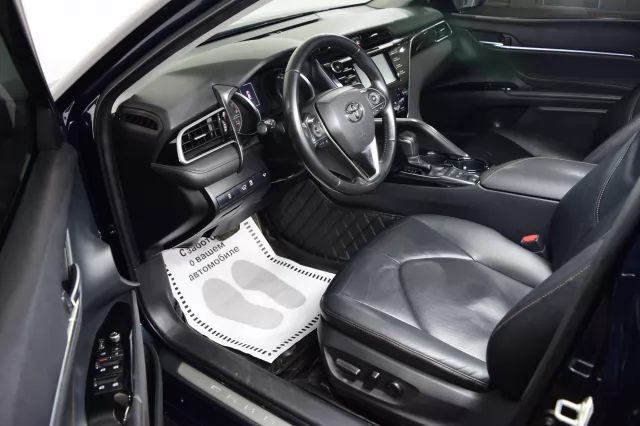 Toyota Camry 2021