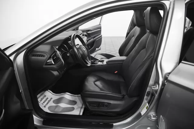 Toyota Camry 2020