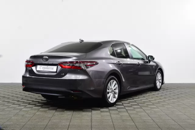 Toyota Camry 2021