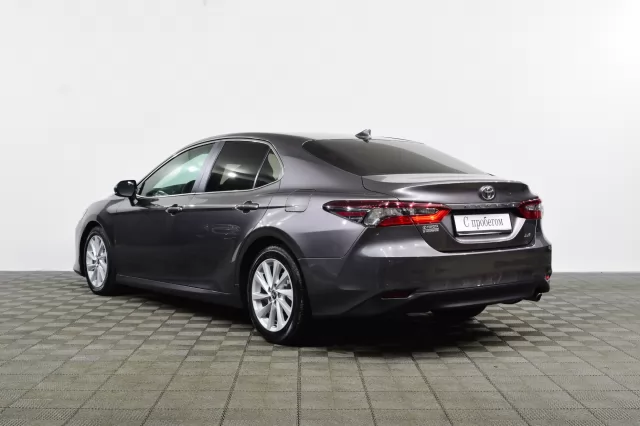 Toyota Camry 2021