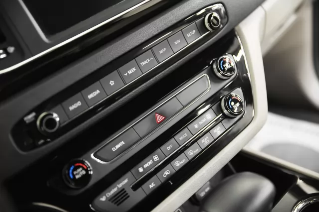 Kia Carnival 2016