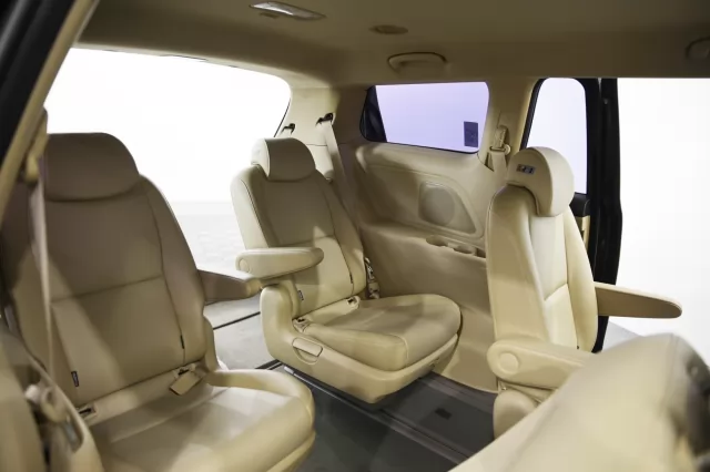 Kia Carnival 2015