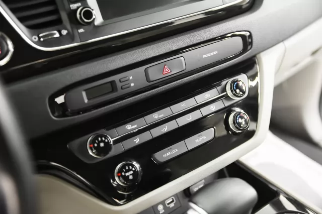 Kia Carnival 2021