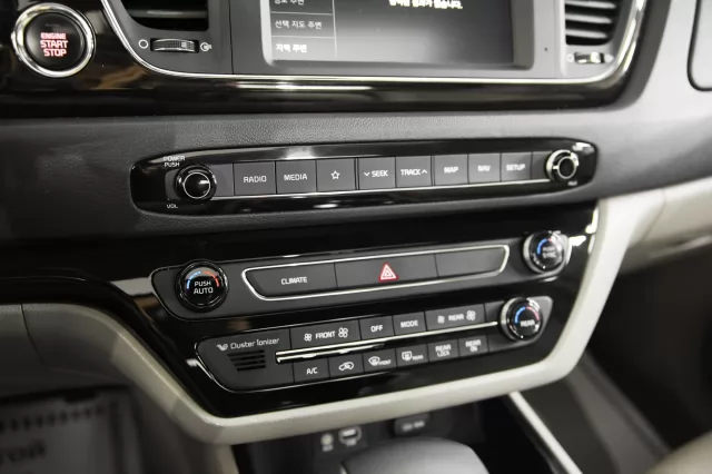 Kia Carnival 2016