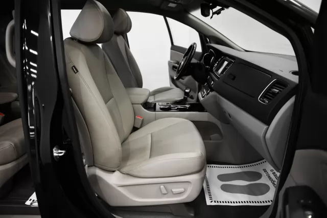 Kia Carnival 2016