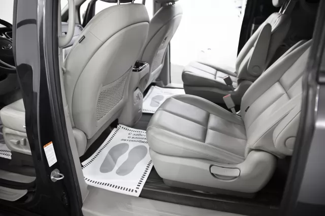 Kia Carnival 2015