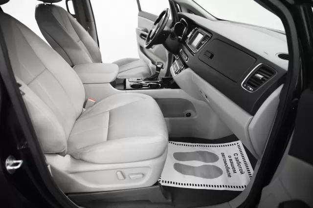 Kia Carnival 2015