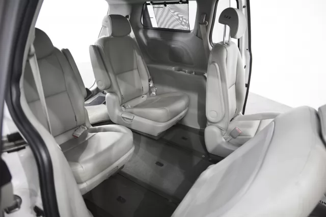 Kia Carnival 2015