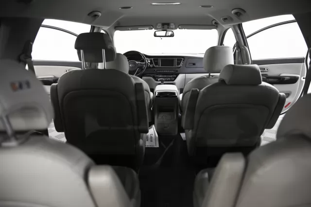 Kia Carnival 2015