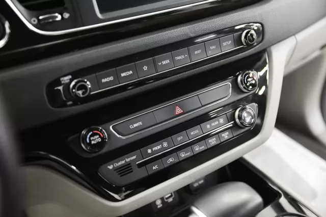 Kia Carnival 2015