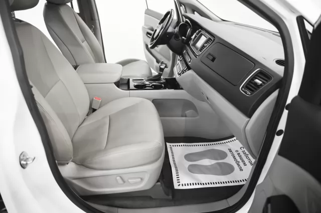 Kia Carnival 2015