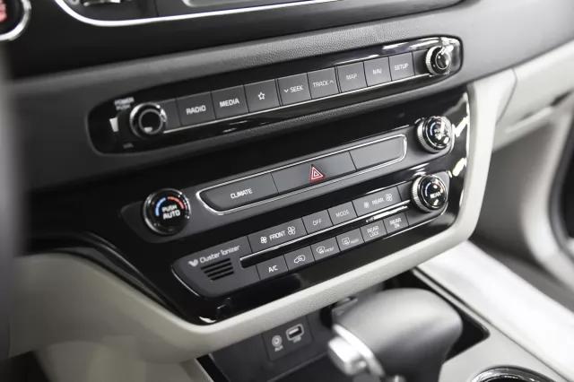 Kia Carnival 2015
