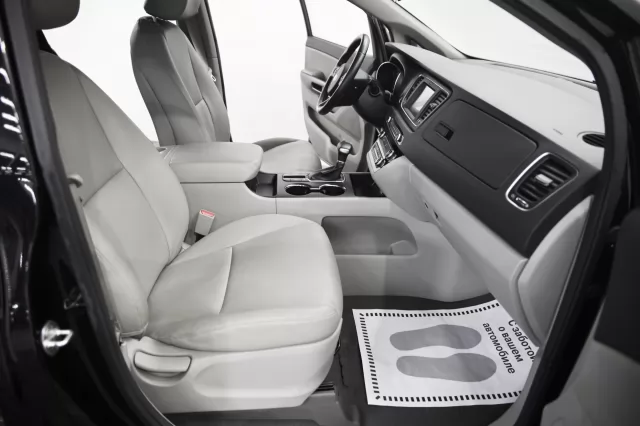 Kia Carnival 2015