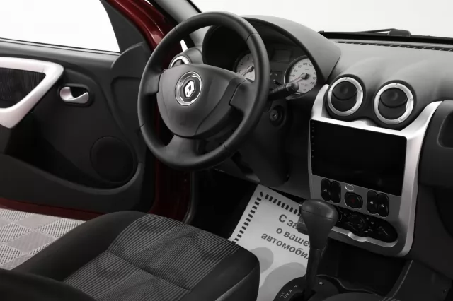 Renault Sandero 2012