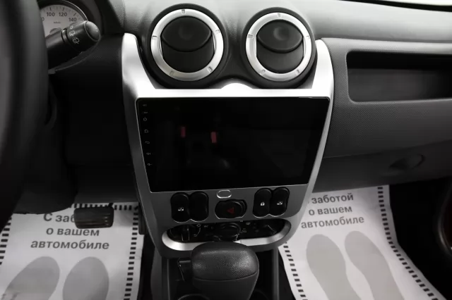 Renault Sandero 2012
