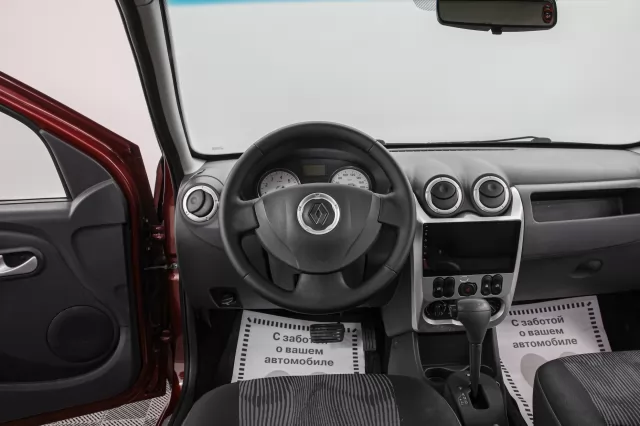 Renault Sandero 2012