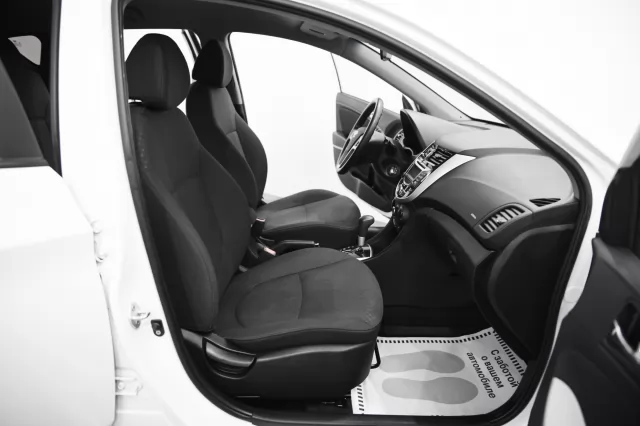 Hyundai Solaris 2014