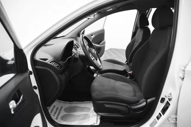 Hyundai Solaris 2014