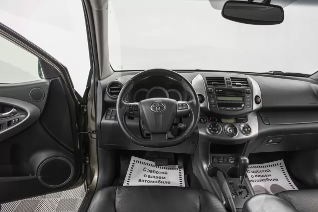 Toyota RAV4 2010
