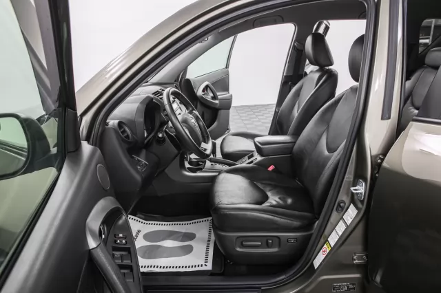 Toyota RAV4 2010