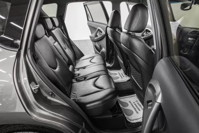 Toyota RAV4 2010