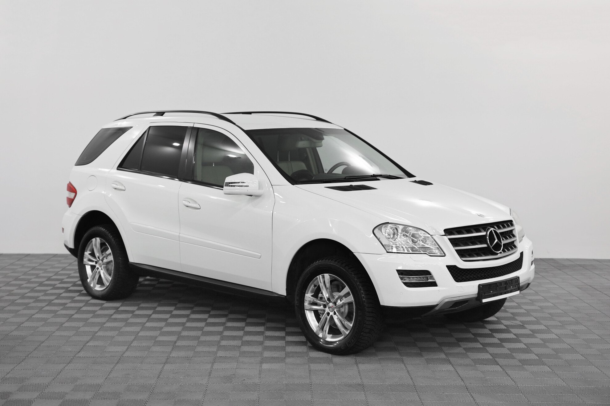 Mercedes-Benz M-Класс 2011