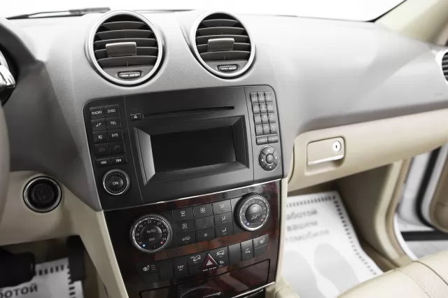 Mercedes-Benz M-Класс 2011