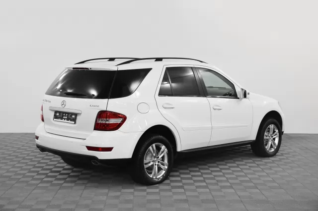 Mercedes-Benz M-Класс 2011