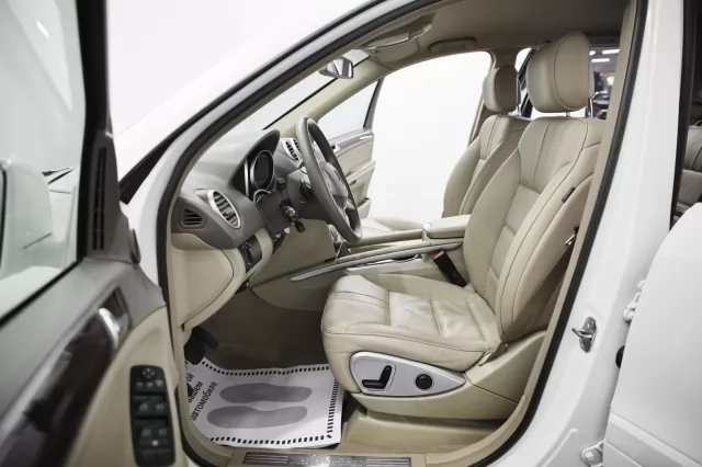 Mercedes-Benz M-Класс 2011
