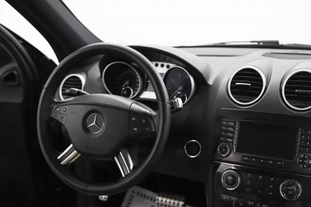 Mercedes-Benz M-Класс 2010