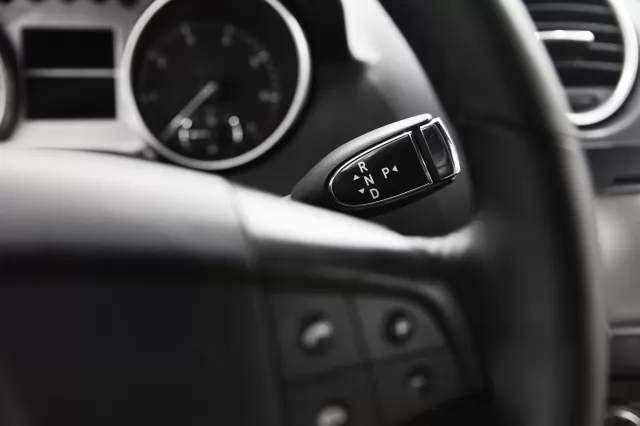 Mercedes-Benz M-Класс 2010