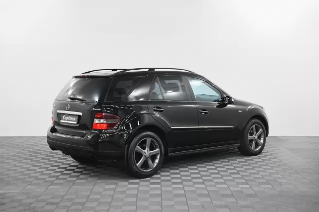 Mercedes-Benz M-Класс 2010