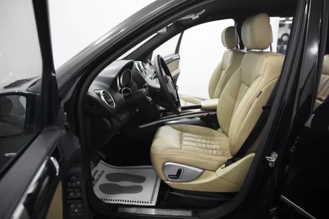 Mercedes-Benz M-Класс 2010