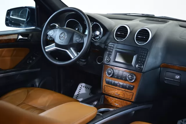 Mercedes-Benz M-Класс 2009