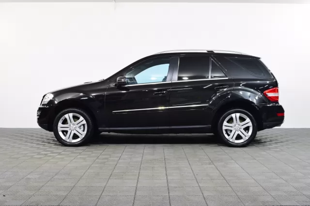 Mercedes-Benz M-Класс 2009